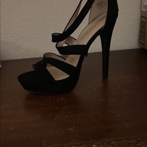 Chic Black Strappy Heels